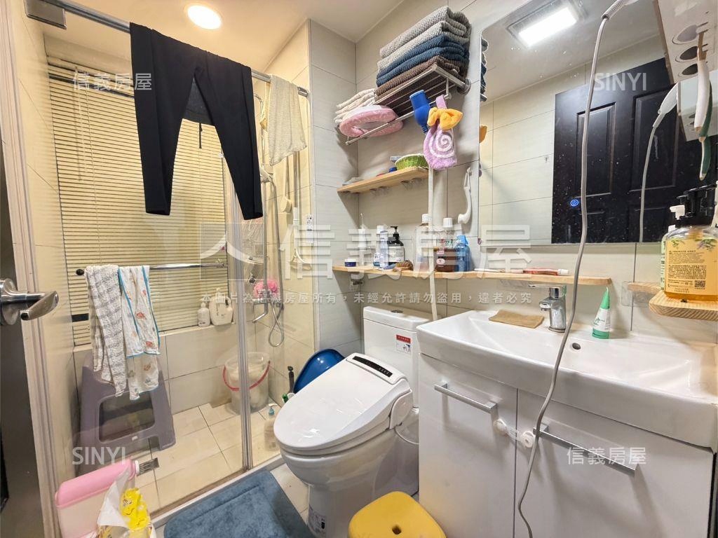 閱美鄰近國中兩房車位房屋室內格局與周邊環境