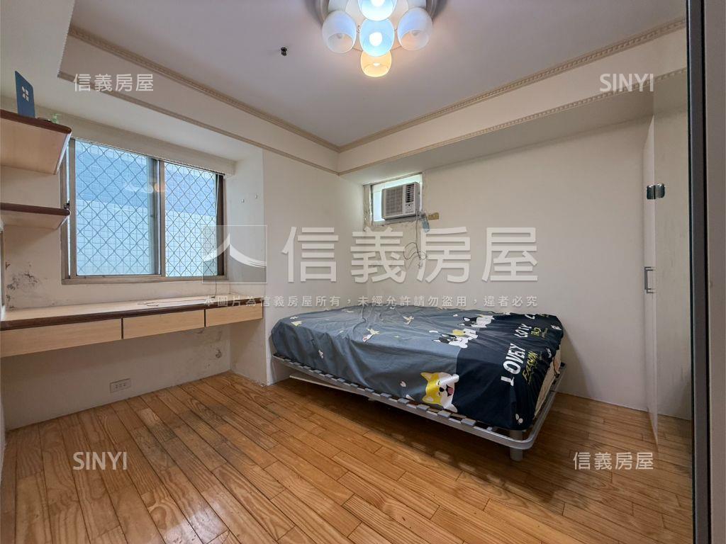 台北加洲ＥＦ區三房車位房屋室內格局與周邊環境
