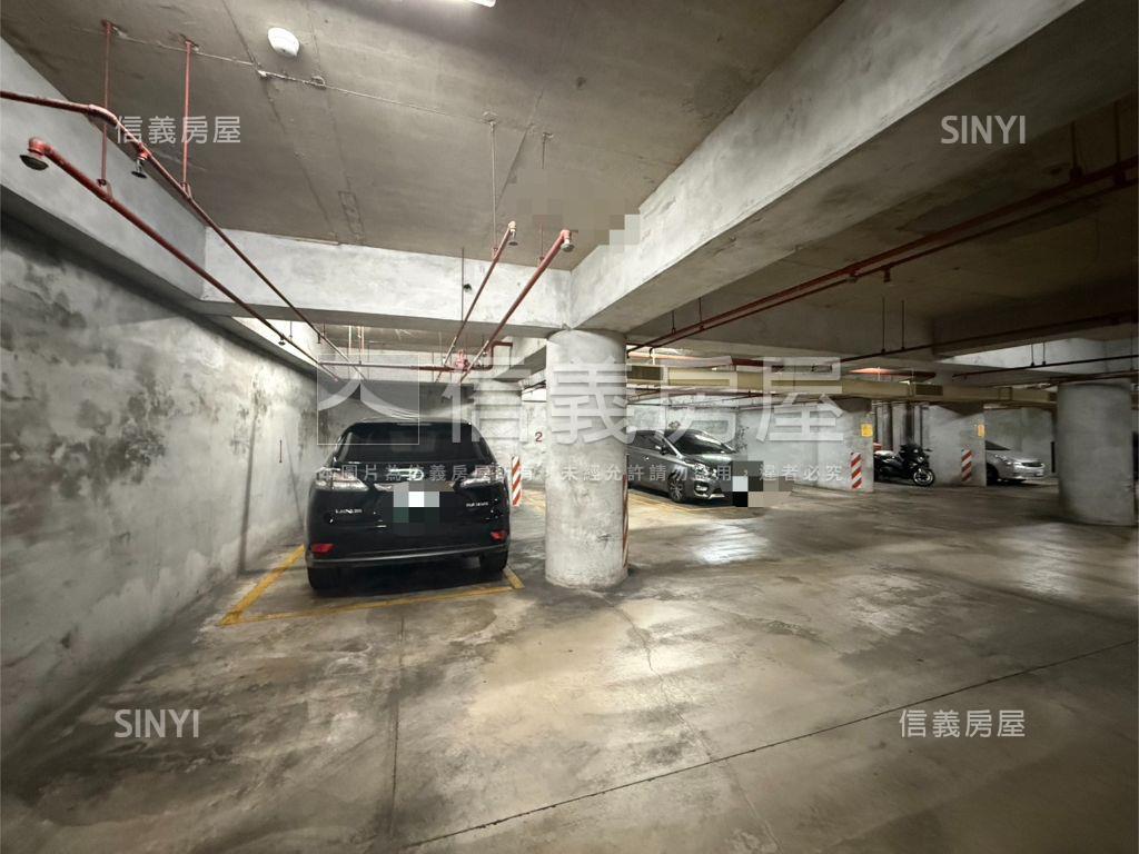 台北加洲ＥＦ區三房車位房屋室內格局與周邊環境