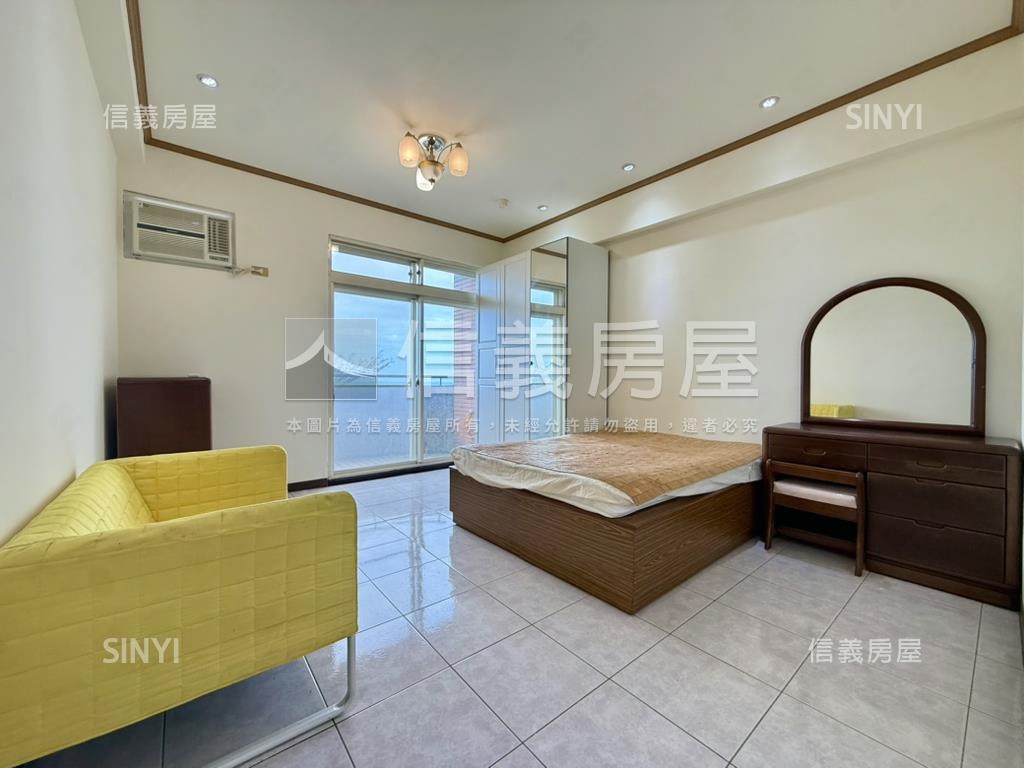 拾翠山莊四房平面車位房屋室內格局與周邊環境