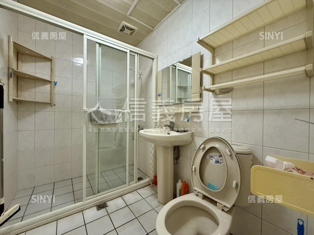 拾翠山莊四房平面車位房屋室內格局與周邊環境