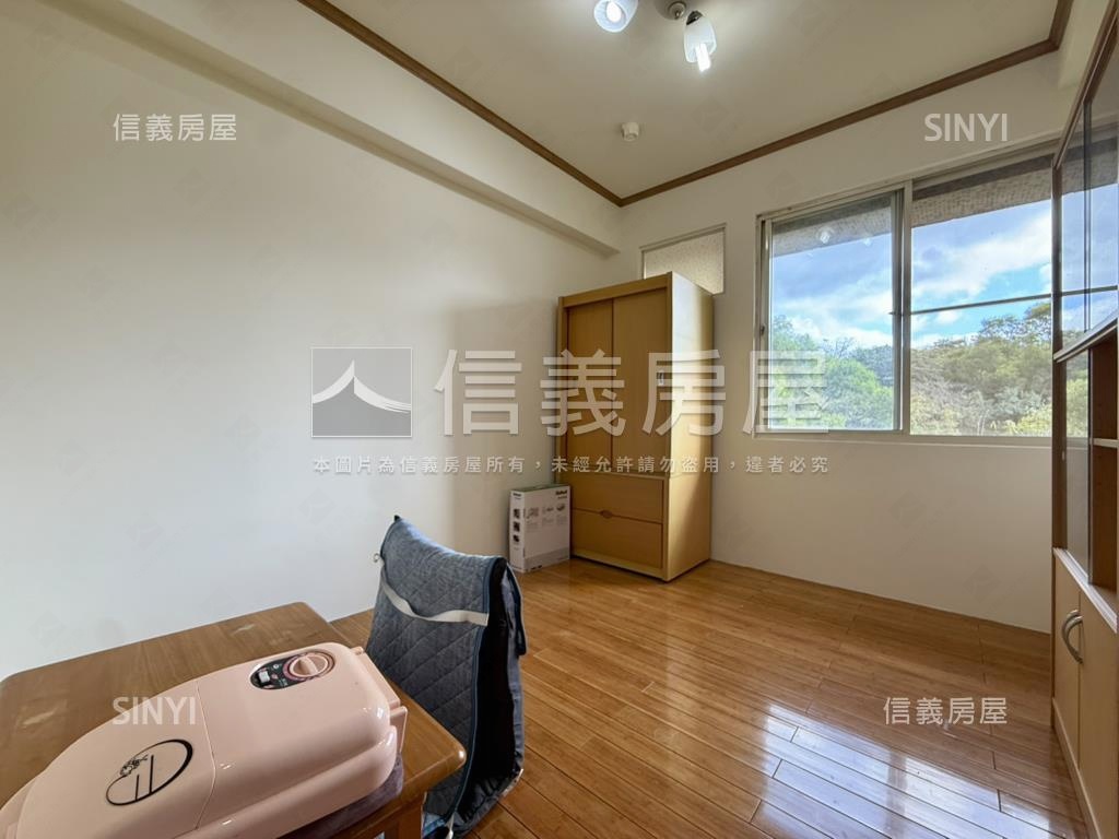 拾翠山莊四房平面車位房屋室內格局與周邊環境