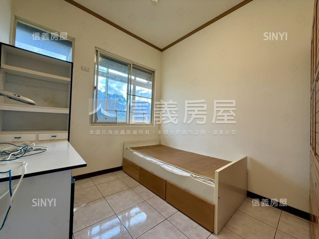 拾翠山莊四房平面車位房屋室內格局與周邊環境