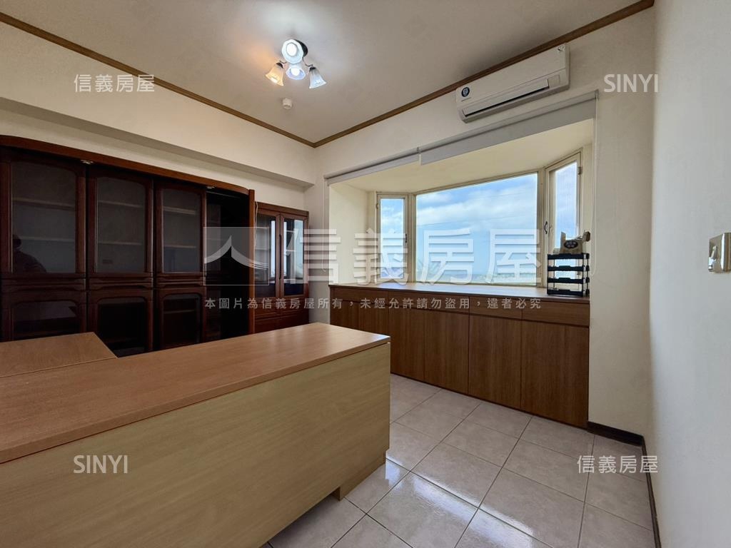 拾翠山莊四房平面車位房屋室內格局與周邊環境