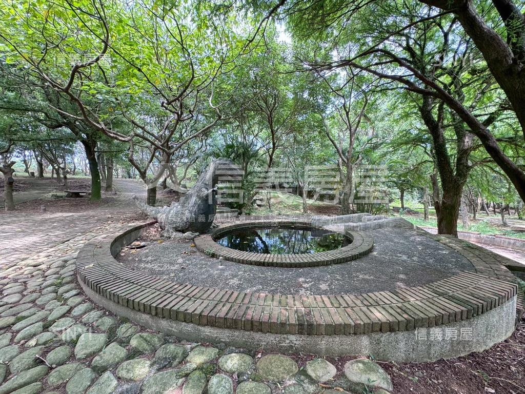 拾翠山莊四房平面車位房屋室內格局與周邊環境