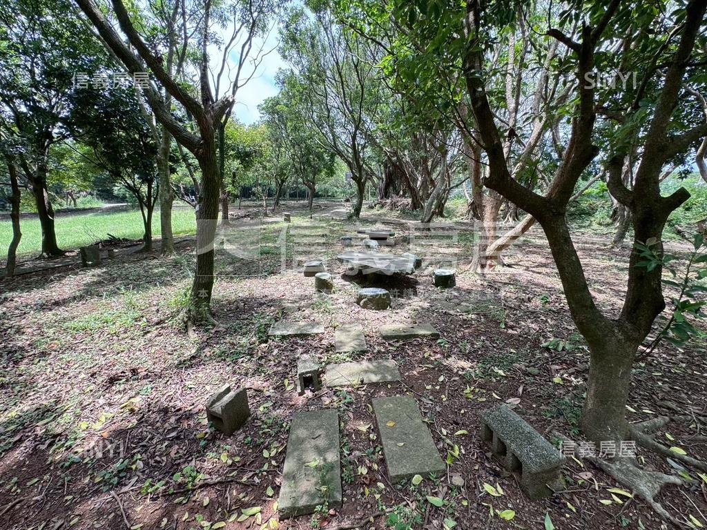 拾翠山莊四房平面車位房屋室內格局與周邊環境