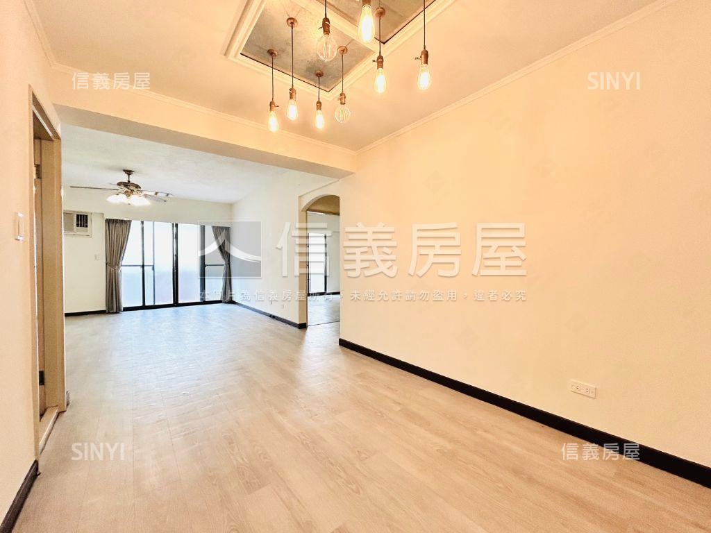 國泰高樓層美三房房屋室內格局與周邊環境