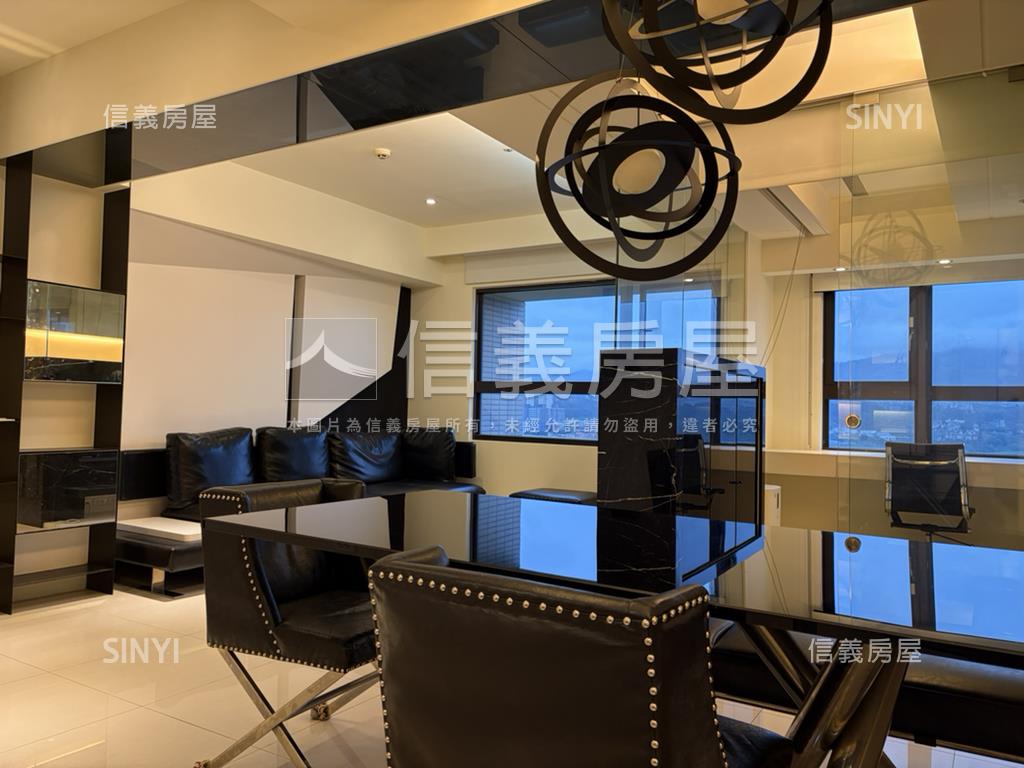 美河市河景美三房房屋室內格局與周邊環境