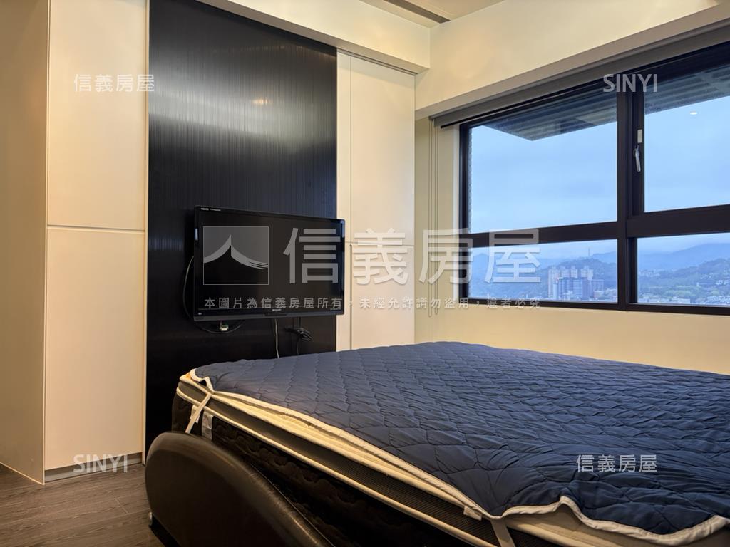 美河市河景美三房房屋室內格局與周邊環境