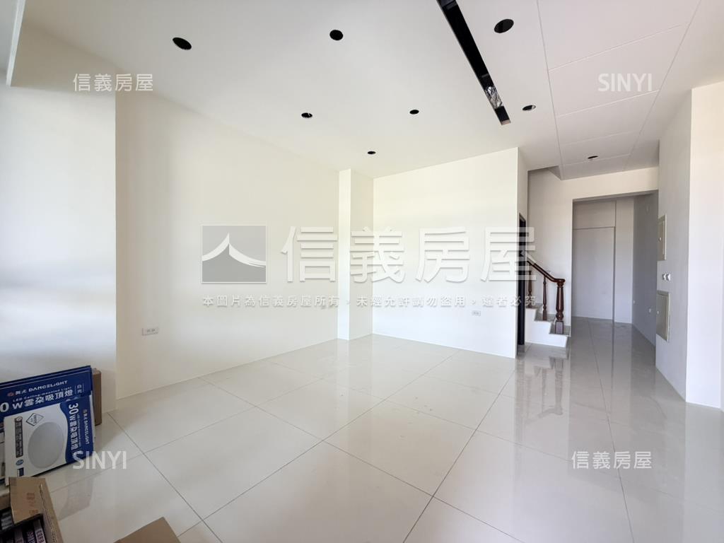 出門北外環近南科傳統車墅房屋室內格局與周邊環境