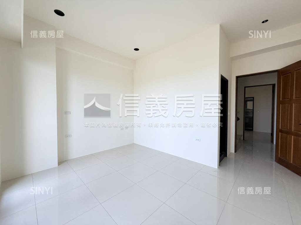 出門北外環近南科傳統車墅房屋室內格局與周邊環境