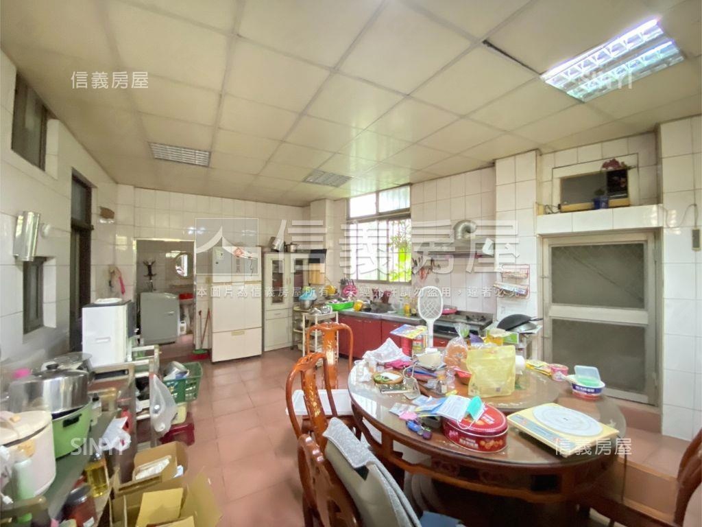 長龍路邊間臨路透店Ａ房屋室內格局與周邊環境
