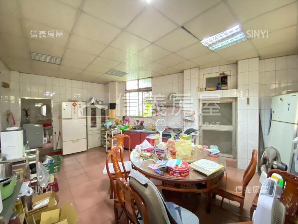 長龍路邊間臨路透店Ａ房屋室內格局與周邊環境