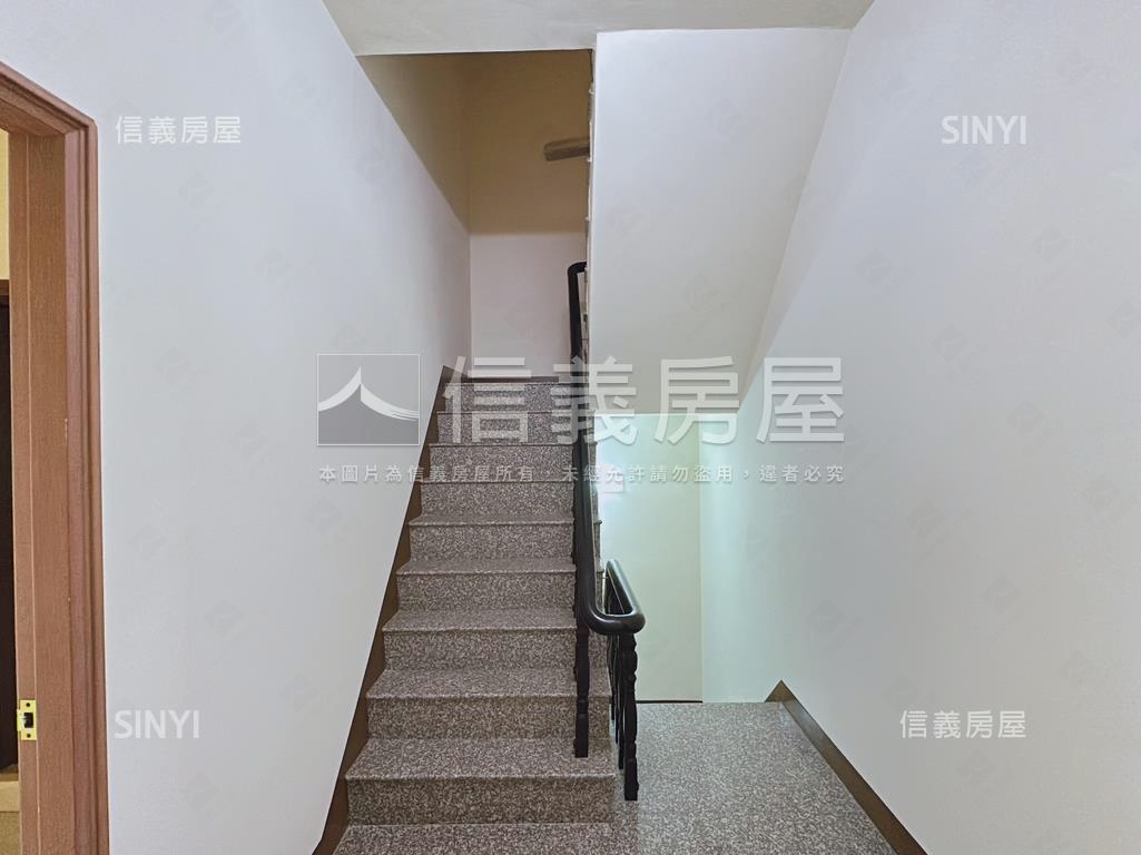 仁武高中◆寬敞綠景亮透天房屋室內格局與周邊環境
