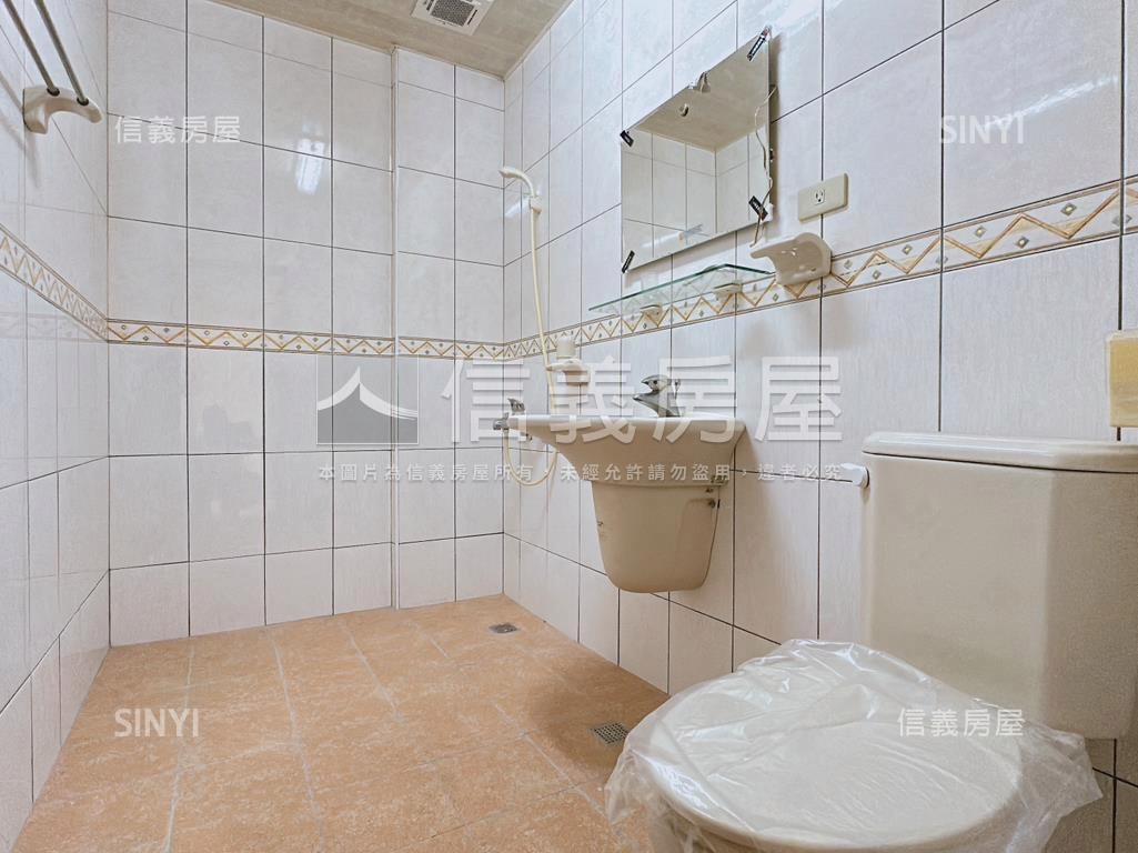 仁武高中◆寬敞綠景亮透天房屋室內格局與周邊環境