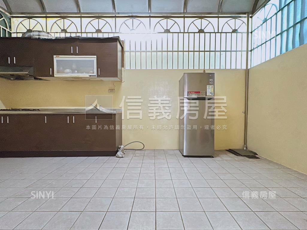 仁武高中◆寬敞綠景亮透天房屋室內格局與周邊環境