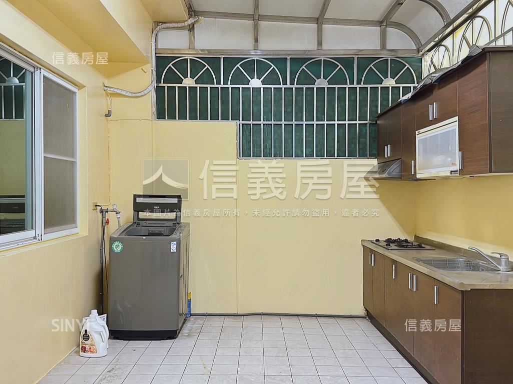 仁武高中◆寬敞綠景亮透天房屋室內格局與周邊環境