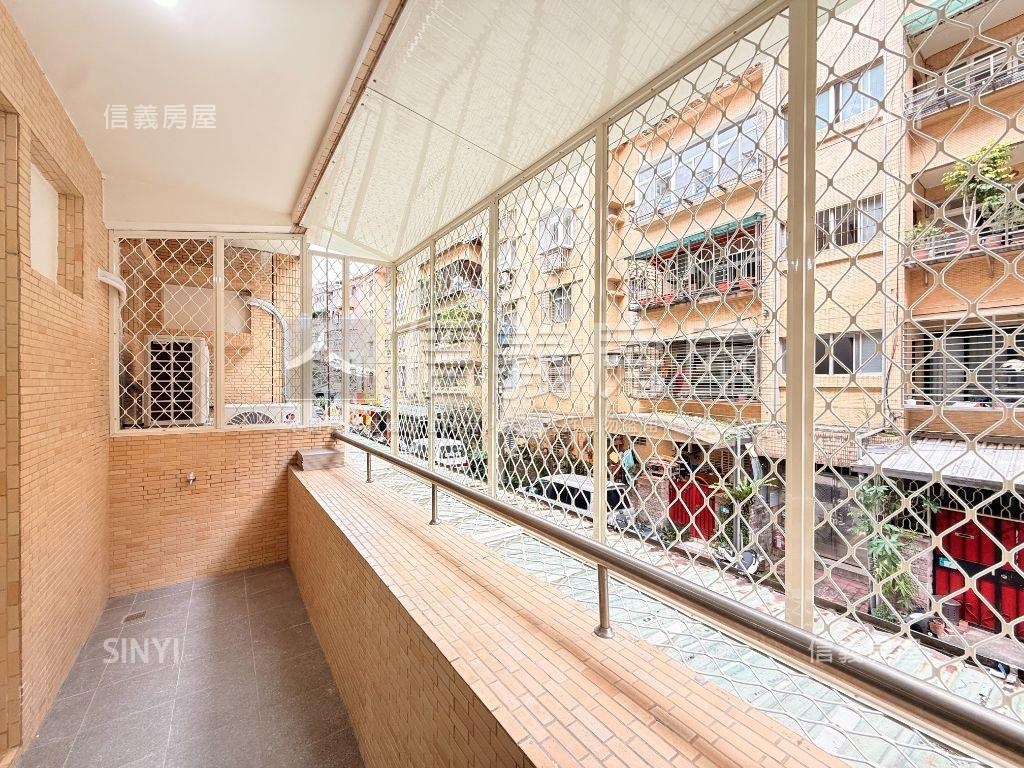 玫瑰漂亮屋況稀有方正二樓房屋室內格局與周邊環境