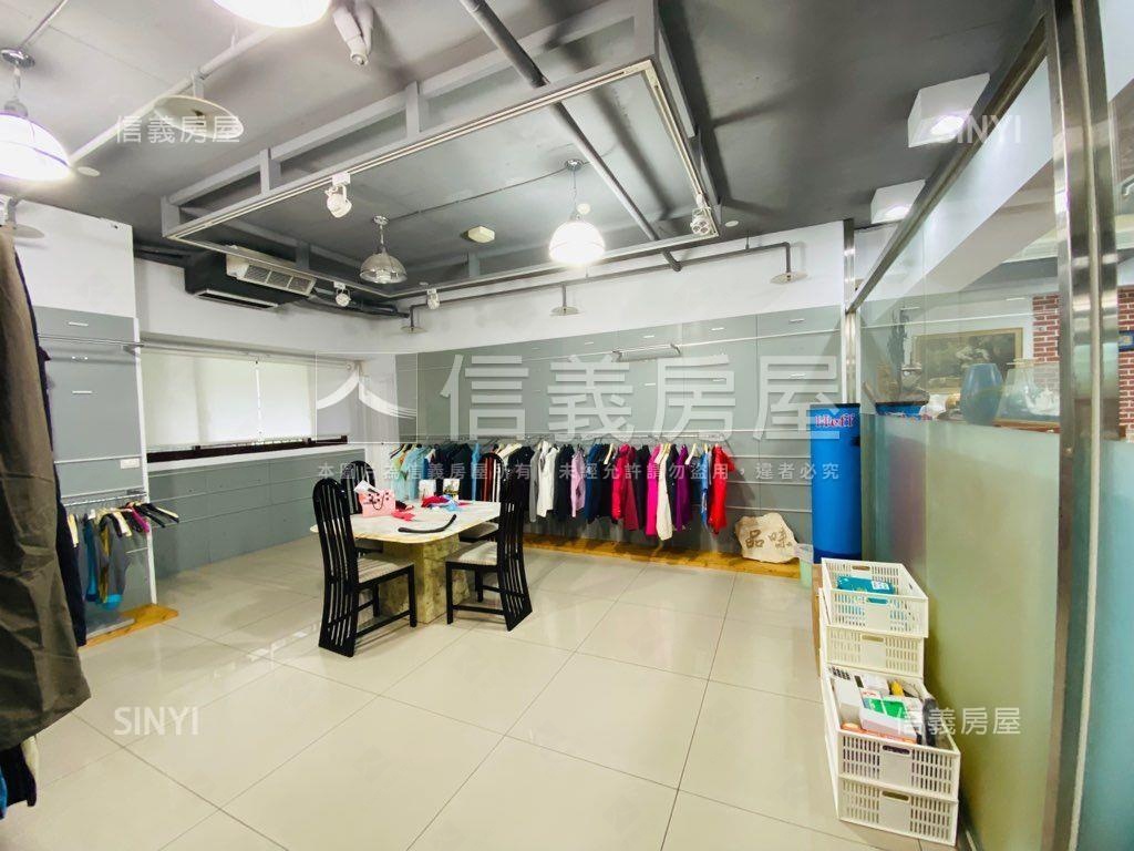 家樂福旁合環御景店辦房屋室內格局與周邊環境
