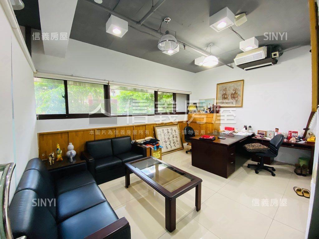 家樂福旁合環御景店辦房屋室內格局與周邊環境