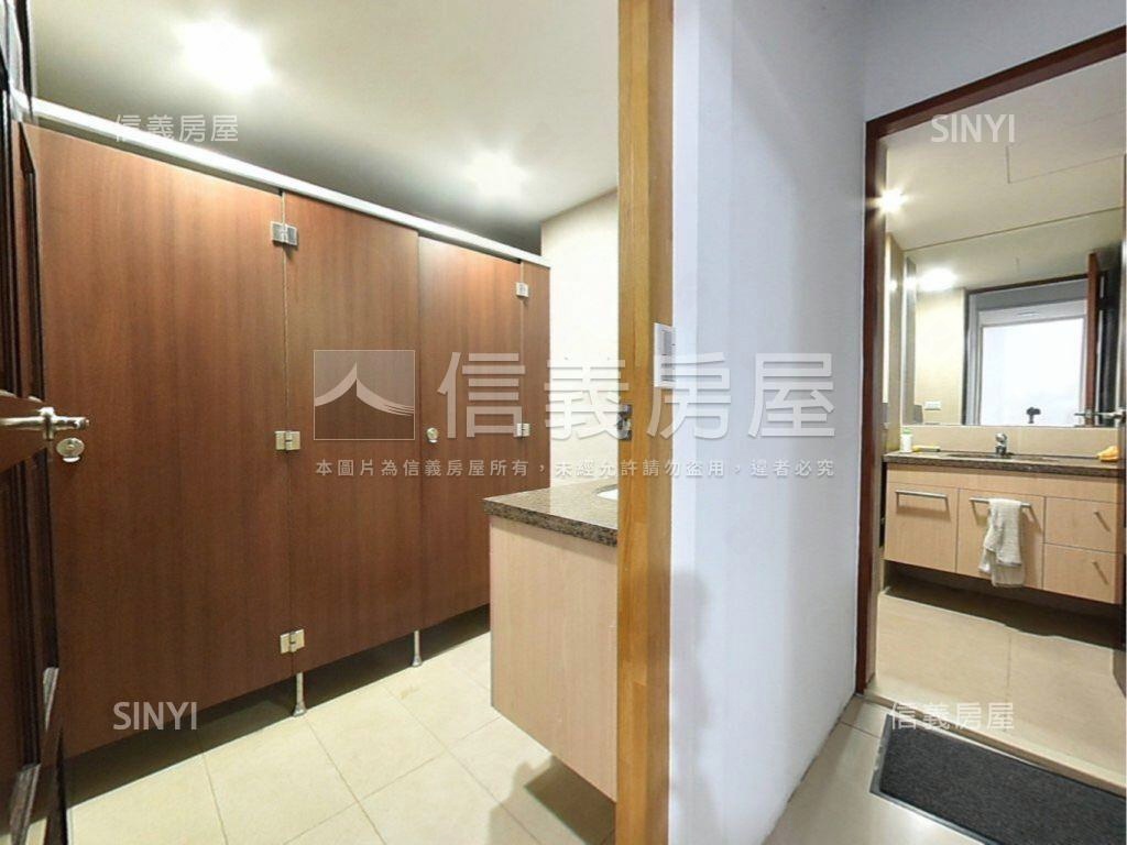 家樂福旁合環御景店辦房屋室內格局與周邊環境