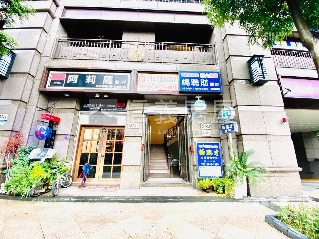 家樂福旁合環御景店辦房屋室內格局與周邊環境