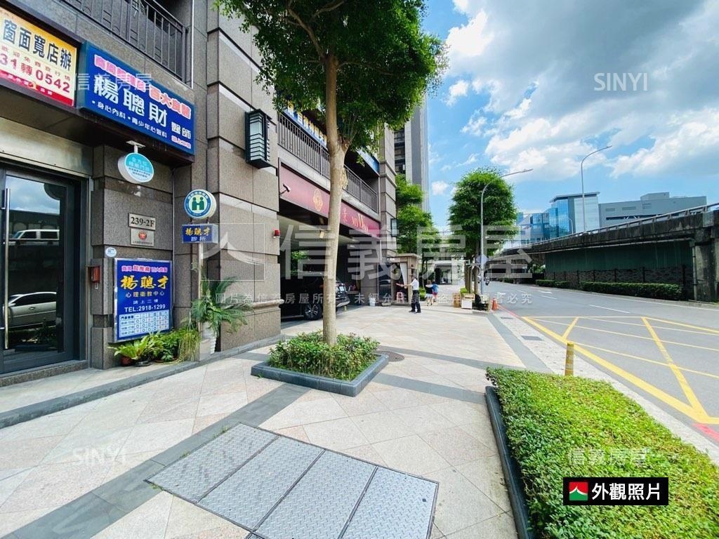 家樂福旁合環御景店辦房屋室內格局與周邊環境