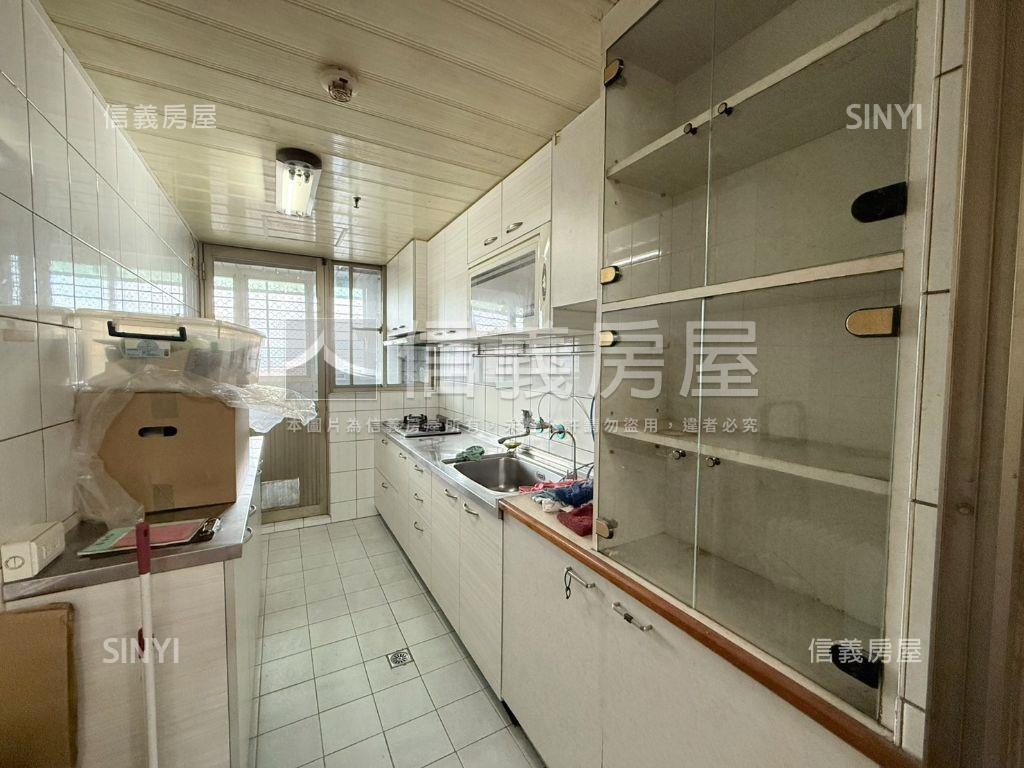 百代綠境｜高樓稀有車位戶房屋室內格局與周邊環境