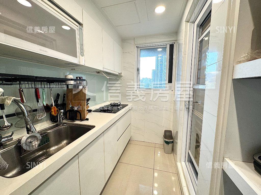 江翠北側稀有三房車房屋室內格局與周邊環境