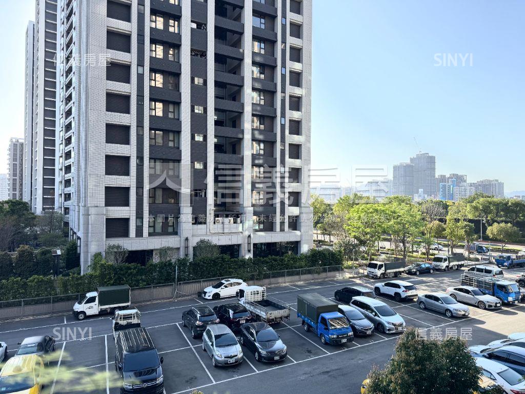 江翠北側稀有三房車房屋室內格局與周邊環境