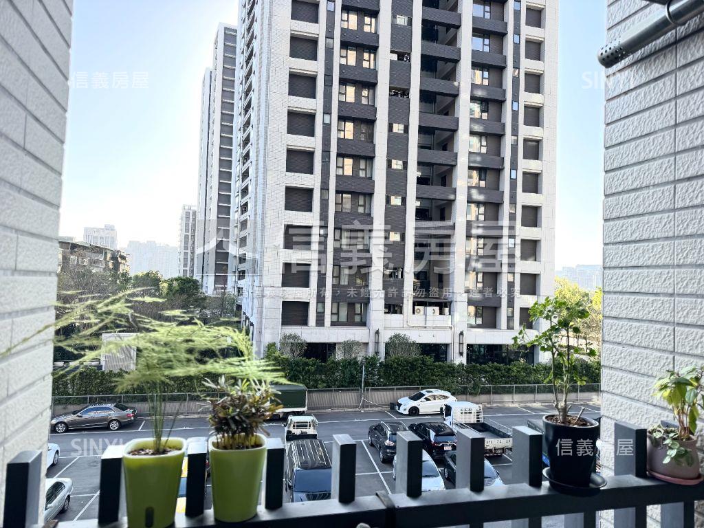 江翠北側稀有三房車房屋室內格局與周邊環境