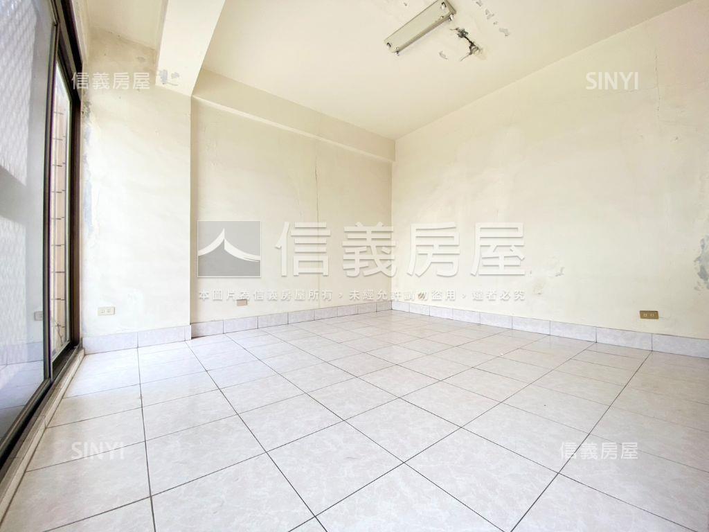 商六十｜大地坪面寬雙車墅房屋室內格局與周邊環境