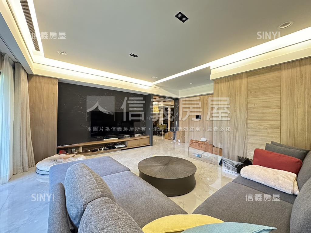 冠德微山丘稀有一層一戶房屋室內格局與周邊環境