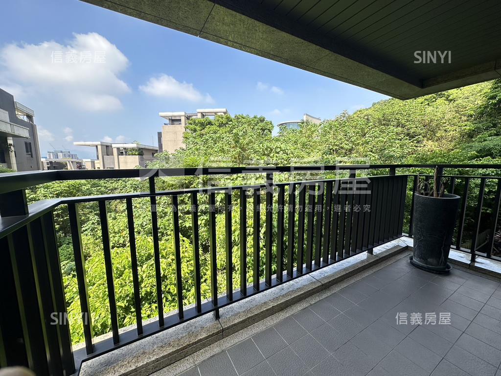 冠德微山丘稀有一層一戶房屋室內格局與周邊環境