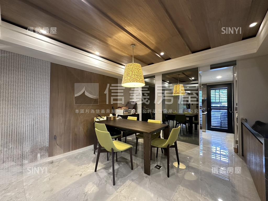 冠德微山丘稀有一層一戶房屋室內格局與周邊環境