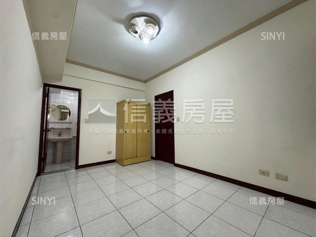 賞星悅目幽美三房房屋室內格局與周邊環境