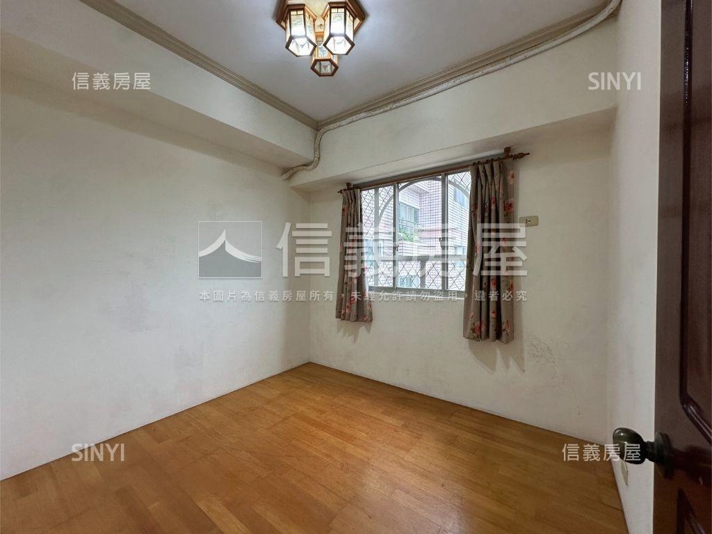 賞星悅目幽美三房房屋室內格局與周邊環境