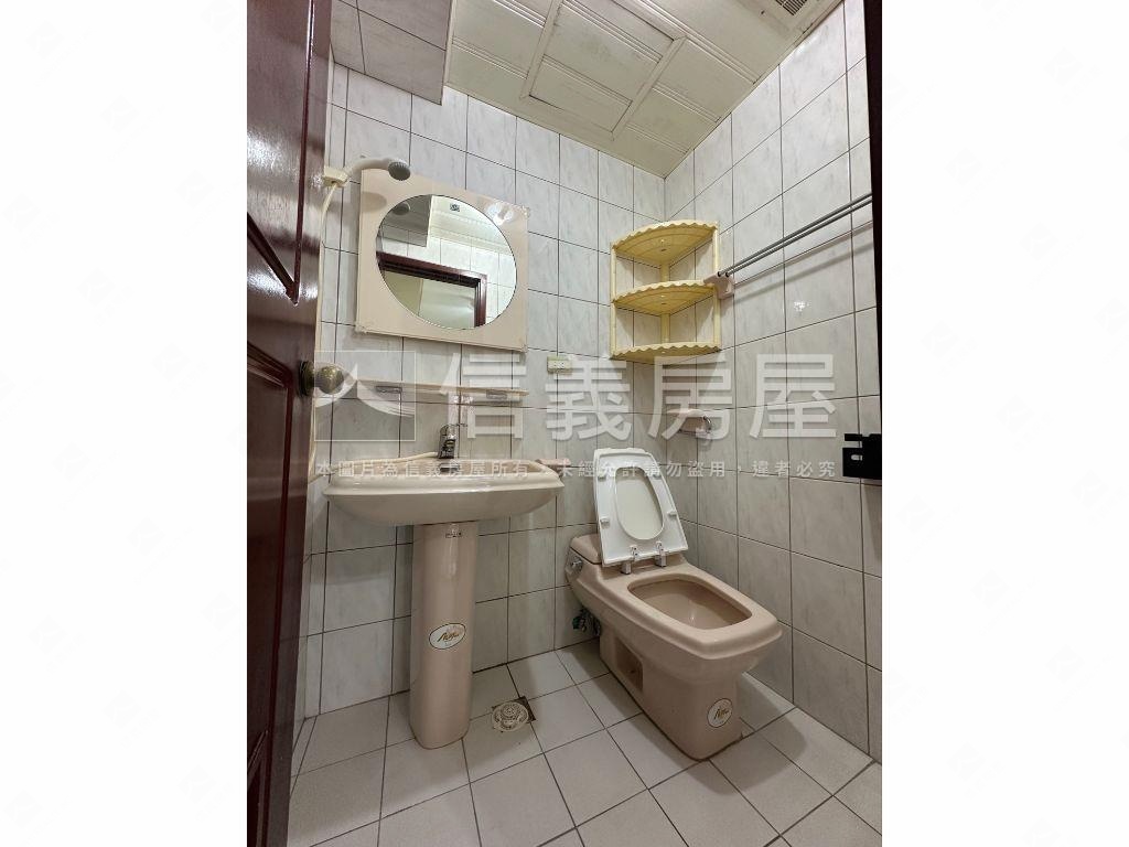 賞星悅目幽美三房房屋室內格局與周邊環境