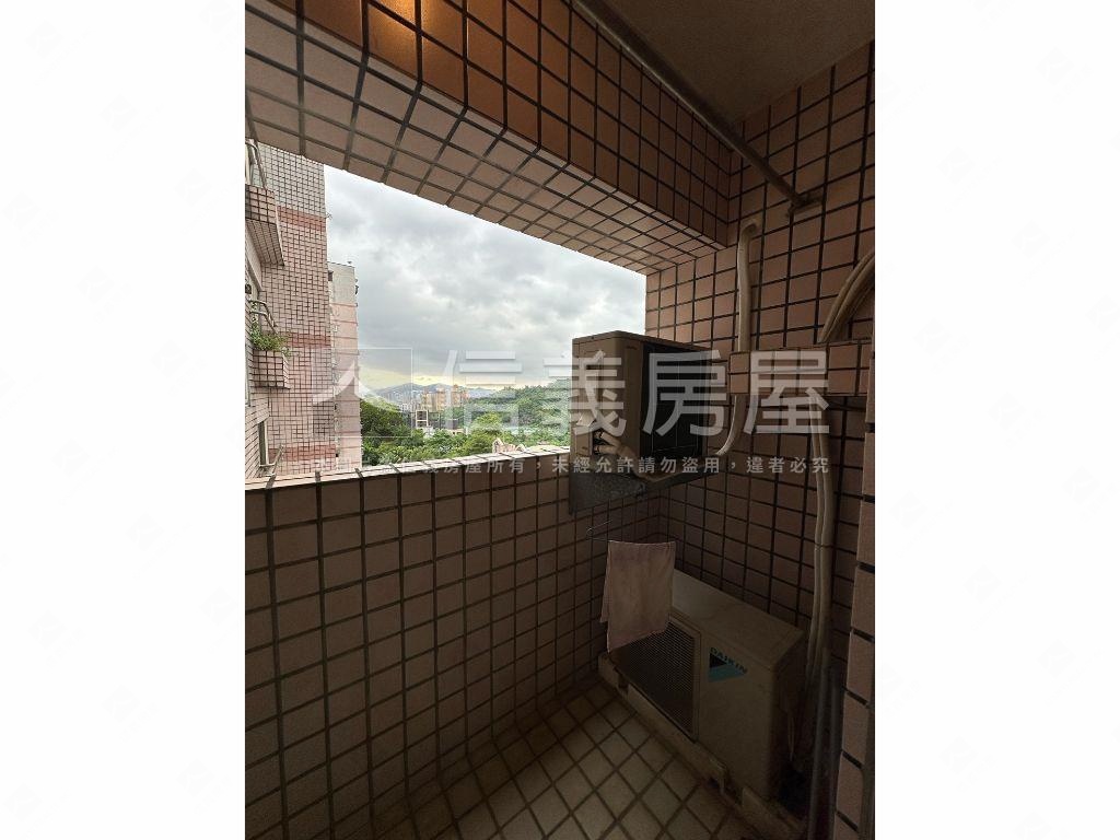 賞星悅目幽美三房房屋室內格局與周邊環境