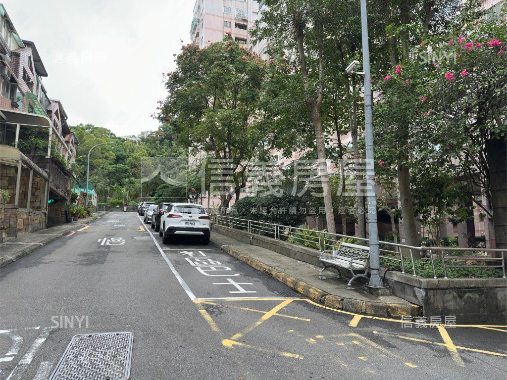 賞星悅目幽美三房房屋室內格局與周邊環境