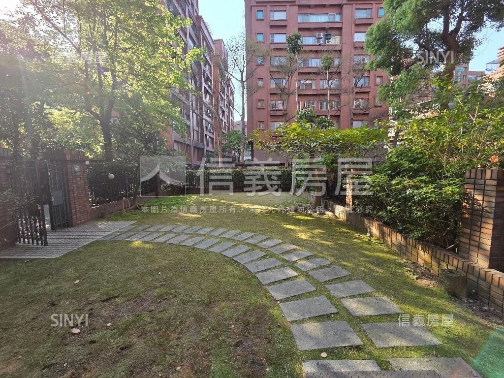 綠意滿屋大空間３房。白露房屋室內格局與周邊環境