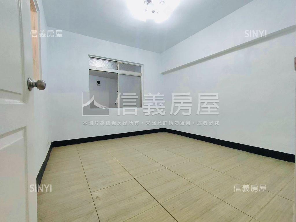 小巨蛋１樓住家文教工作室房屋室內格局與周邊環境