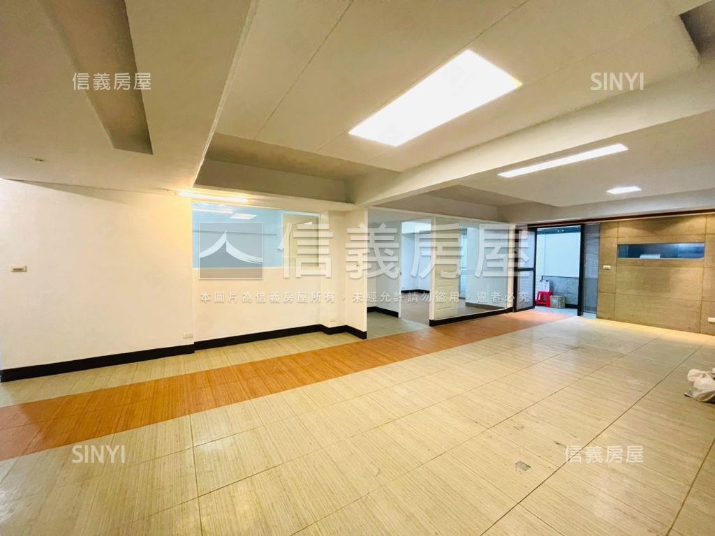 小巨蛋１樓住家文教工作室房屋室內格局與周邊環境