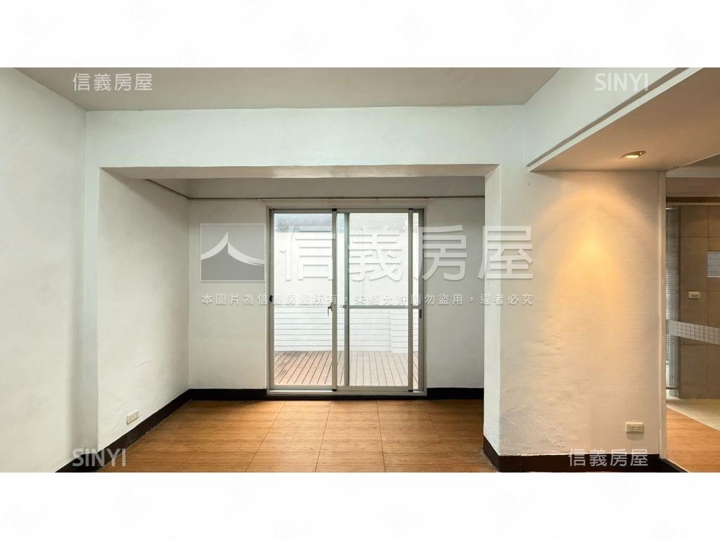 小巨蛋１樓住家文教工作室房屋室內格局與周邊環境