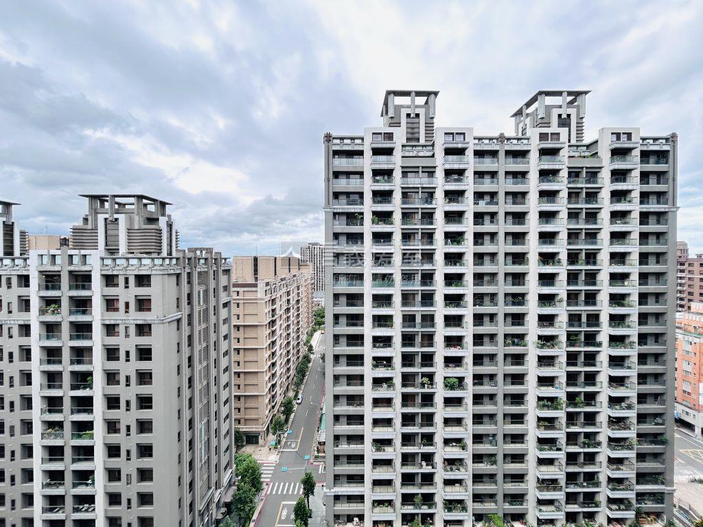 君璽４房景觀雙車位房屋室內格局與周邊環境
