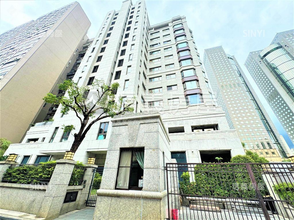 專任－敦化南路坡平大車位房屋室內格局與周邊環境