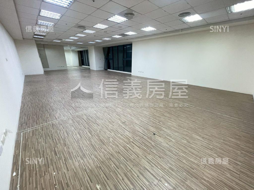 七期鋼骨親家Ｔ３商辦房屋室內格局與周邊環境