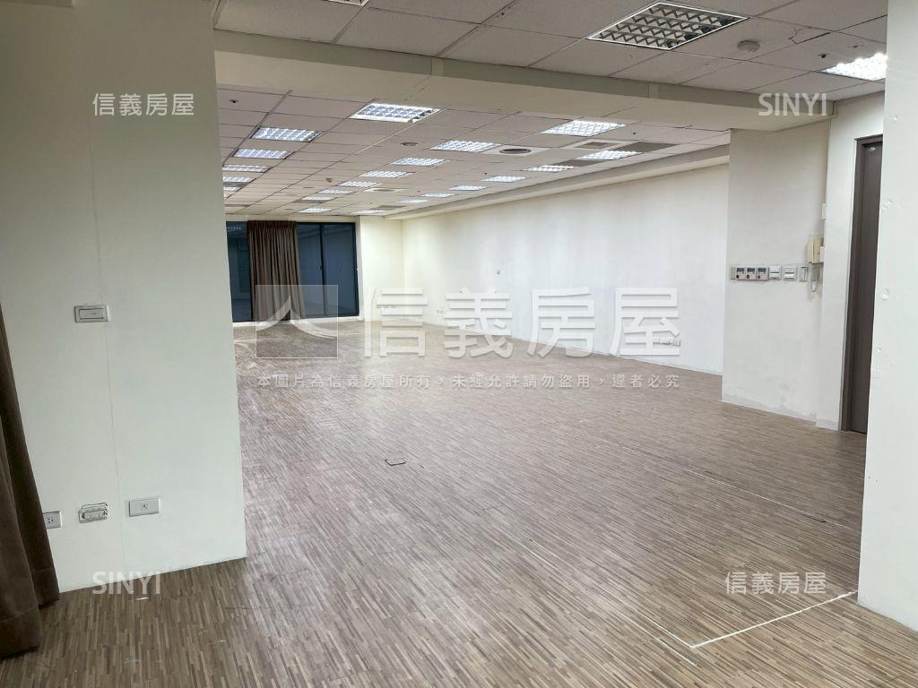 七期鋼骨親家Ｔ３商辦房屋室內格局與周邊環境