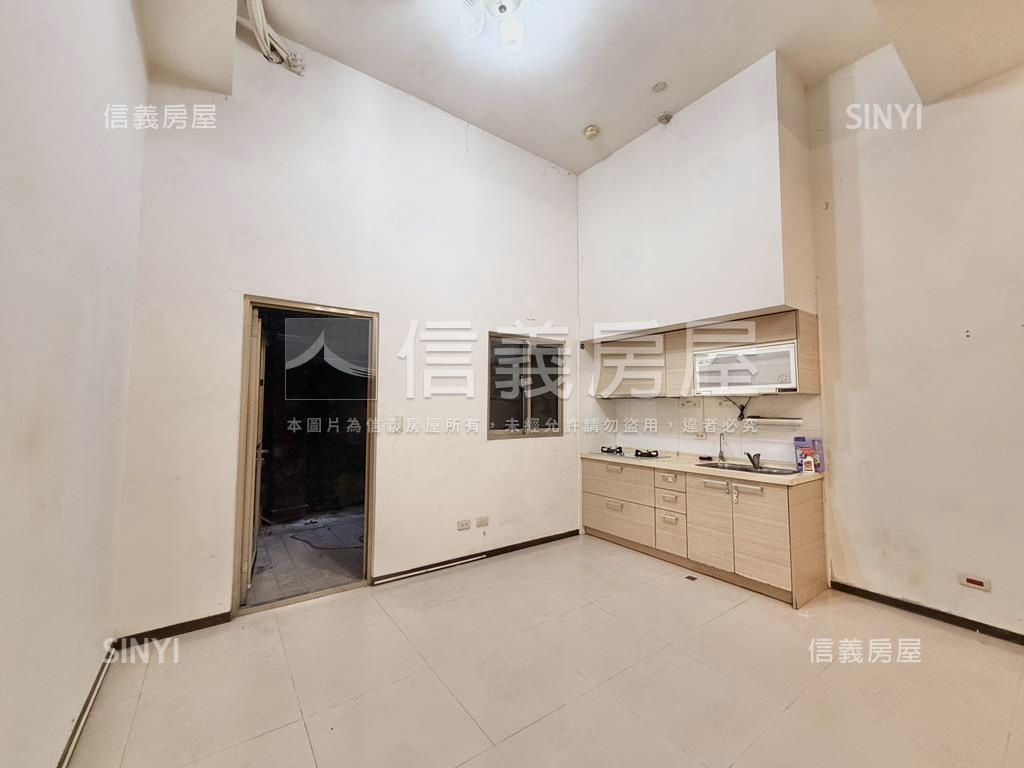 長虹大鎮稀有挑高戶釋出房屋室內格局與周邊環境