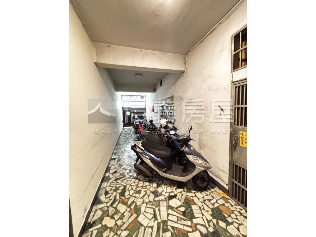 增設無障礙明亮寬敞美三房房屋室內格局與周邊環境